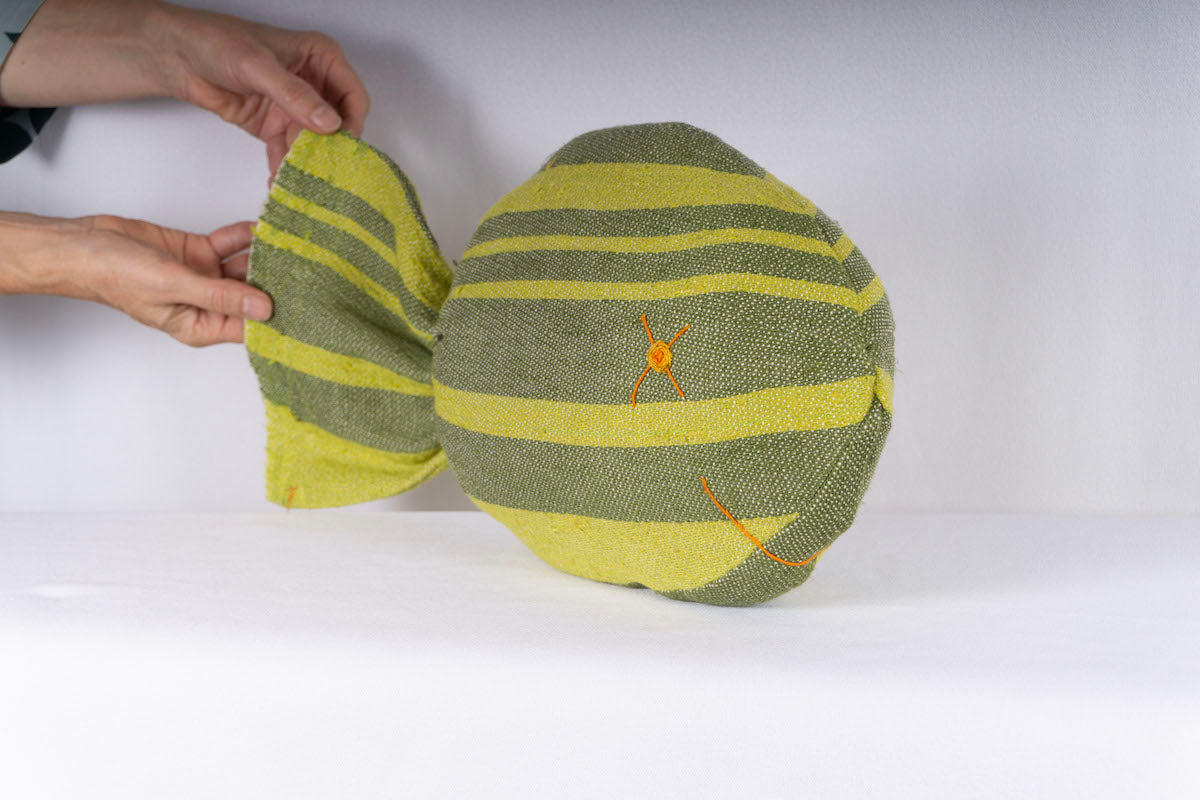 KUSCHELMONSTER, Textilskulpturen mit Charakter